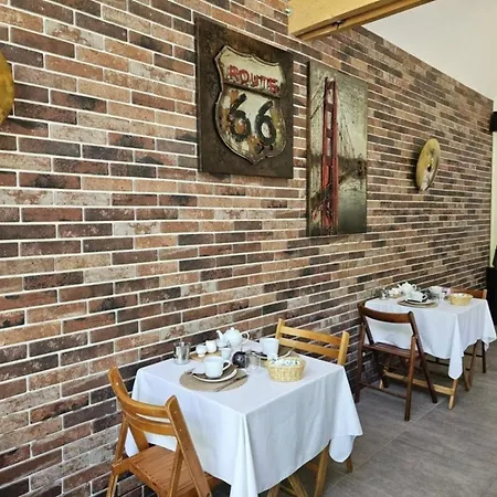 Le Relais Du Lavoir 3* Longvilliers